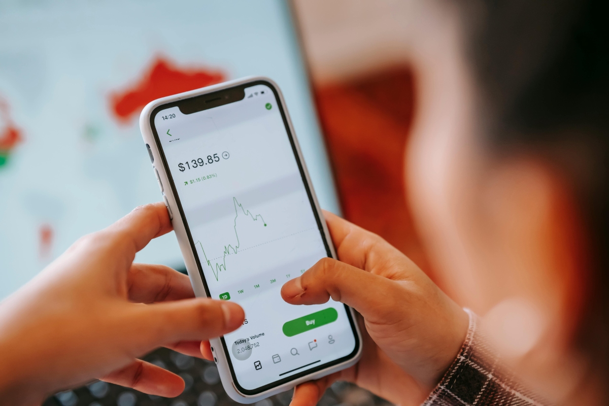 5 Smart Tips: How to Start Investing with Little Money
