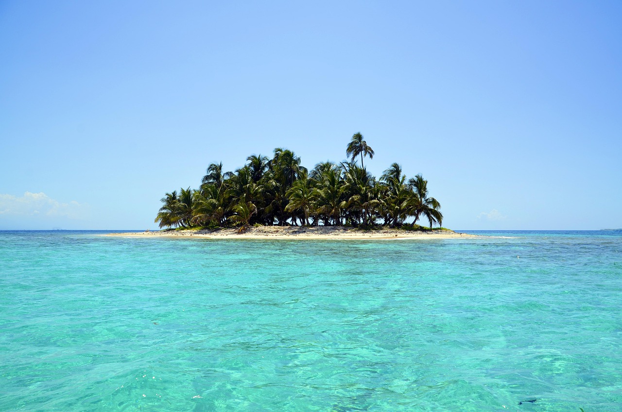 10 of the Smallest Islands in the World You Won’t Believe Exist